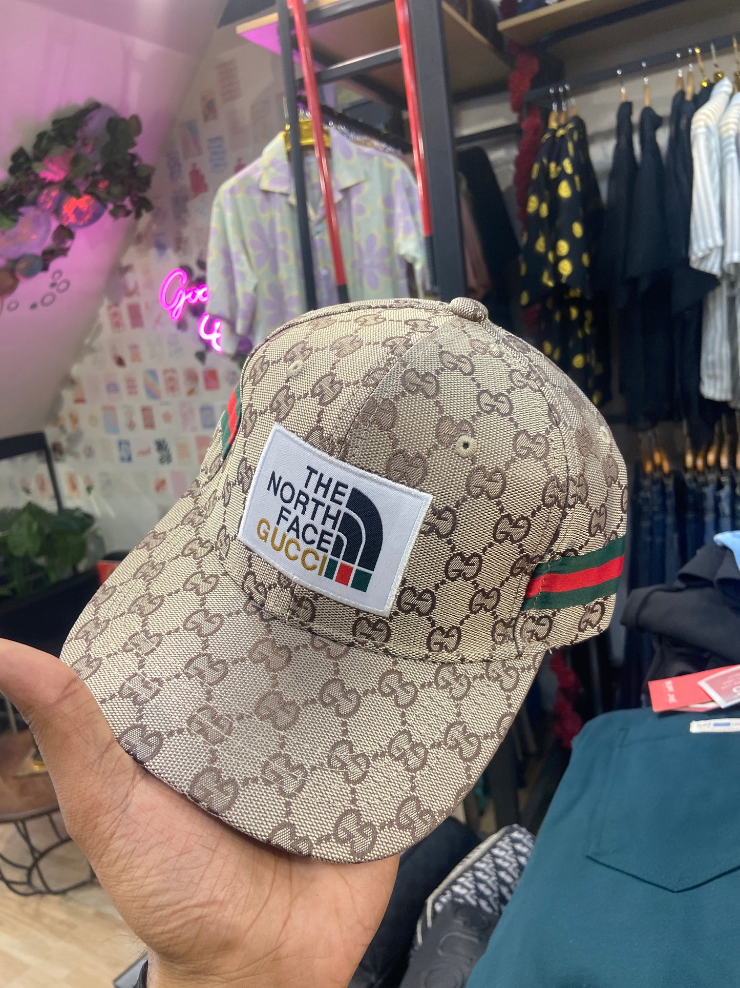 Cug Beige Cap Green Red Stripes Gg Embroidery 300174