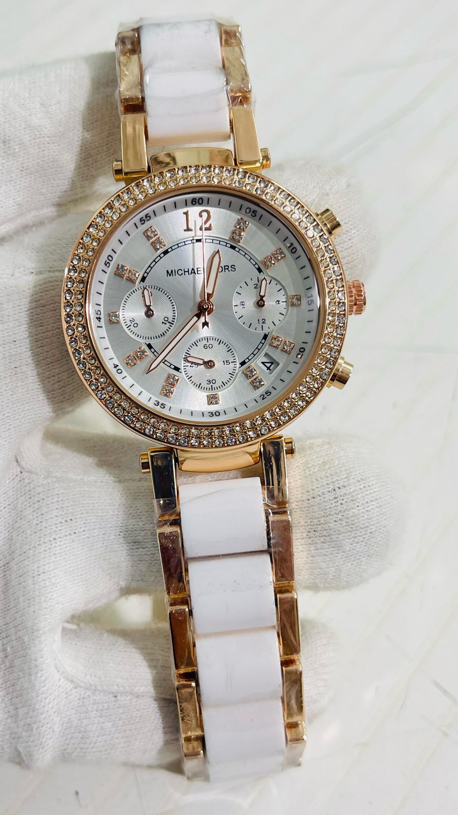 Cim Copper White Chain White Big Dial Studed Ladies Watch 988817