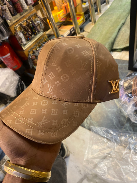 UOL LOU Gold Logo Imported Unisex Cap 988594