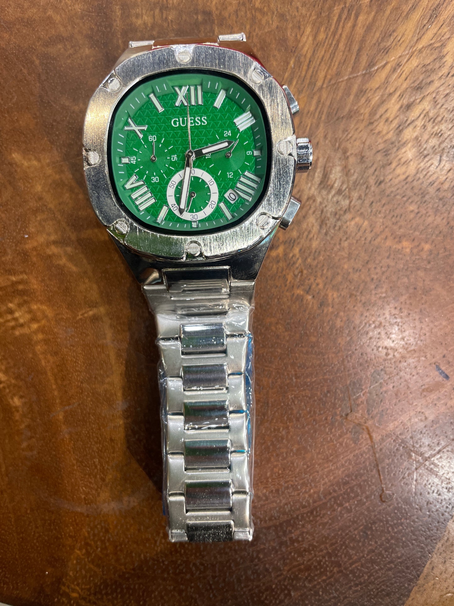 EUG GUE Silver Chain Green Dial Premium Quality Men Watch 990975
