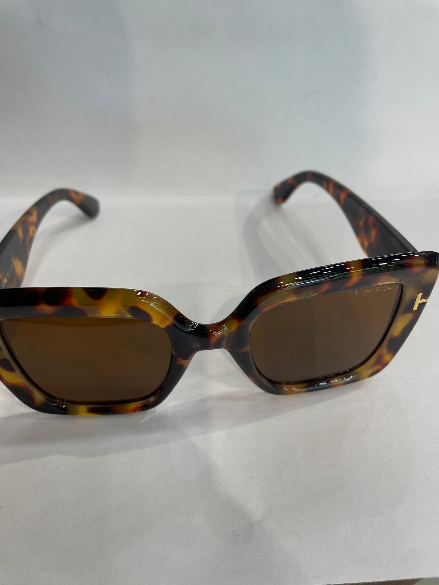 MOT TOM Leopard Frame Brown Shade Unisex Sunglass SUN2037