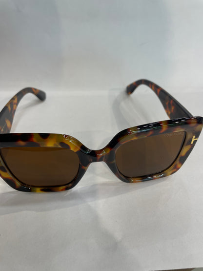 MOT TOM Leopard Frame Brown Shade Unisex Sunglass SUN2037