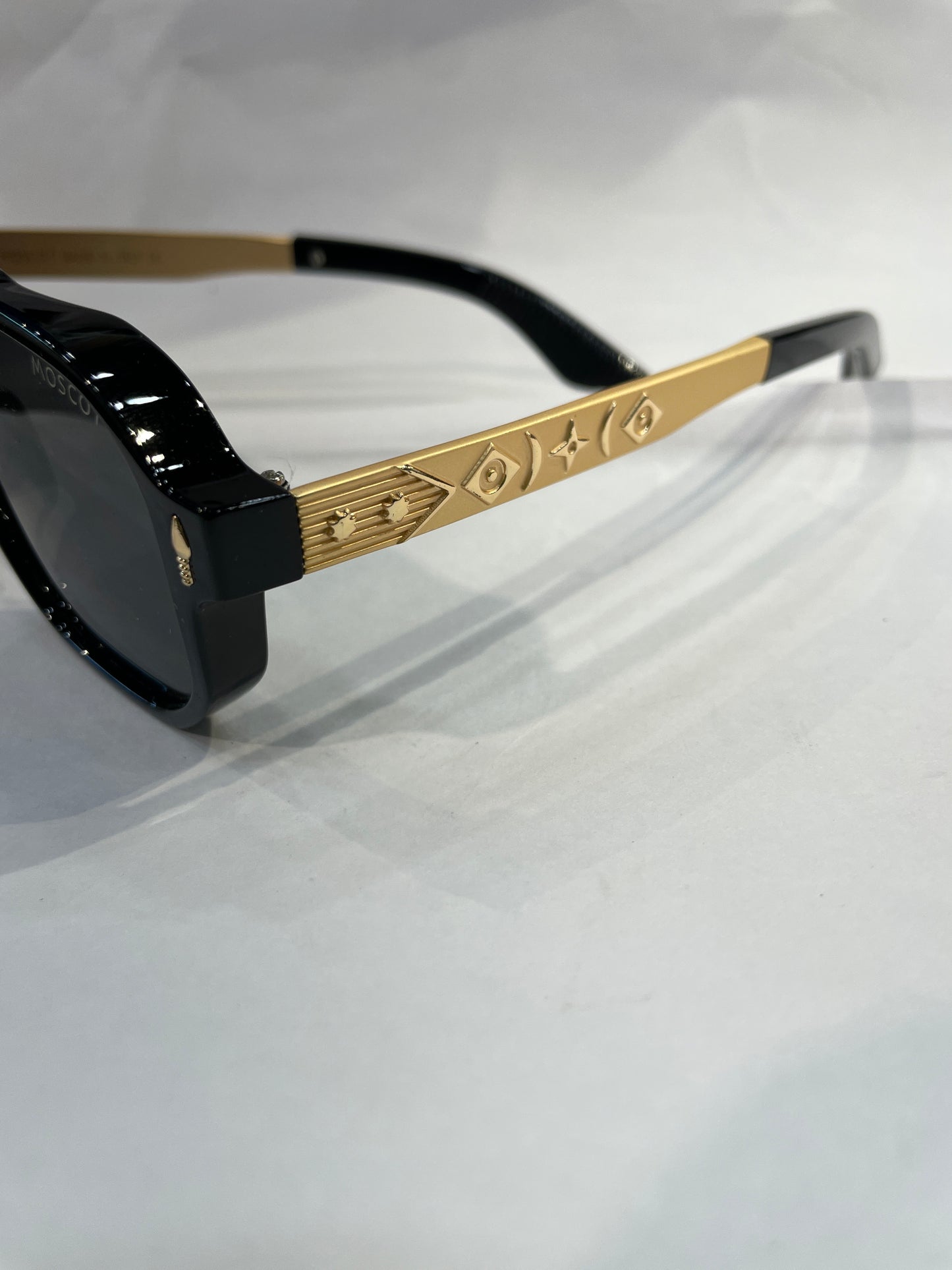 SOM Black Golden Frame Black Shade Unisex Sunglasses ZS98320 54 18 143