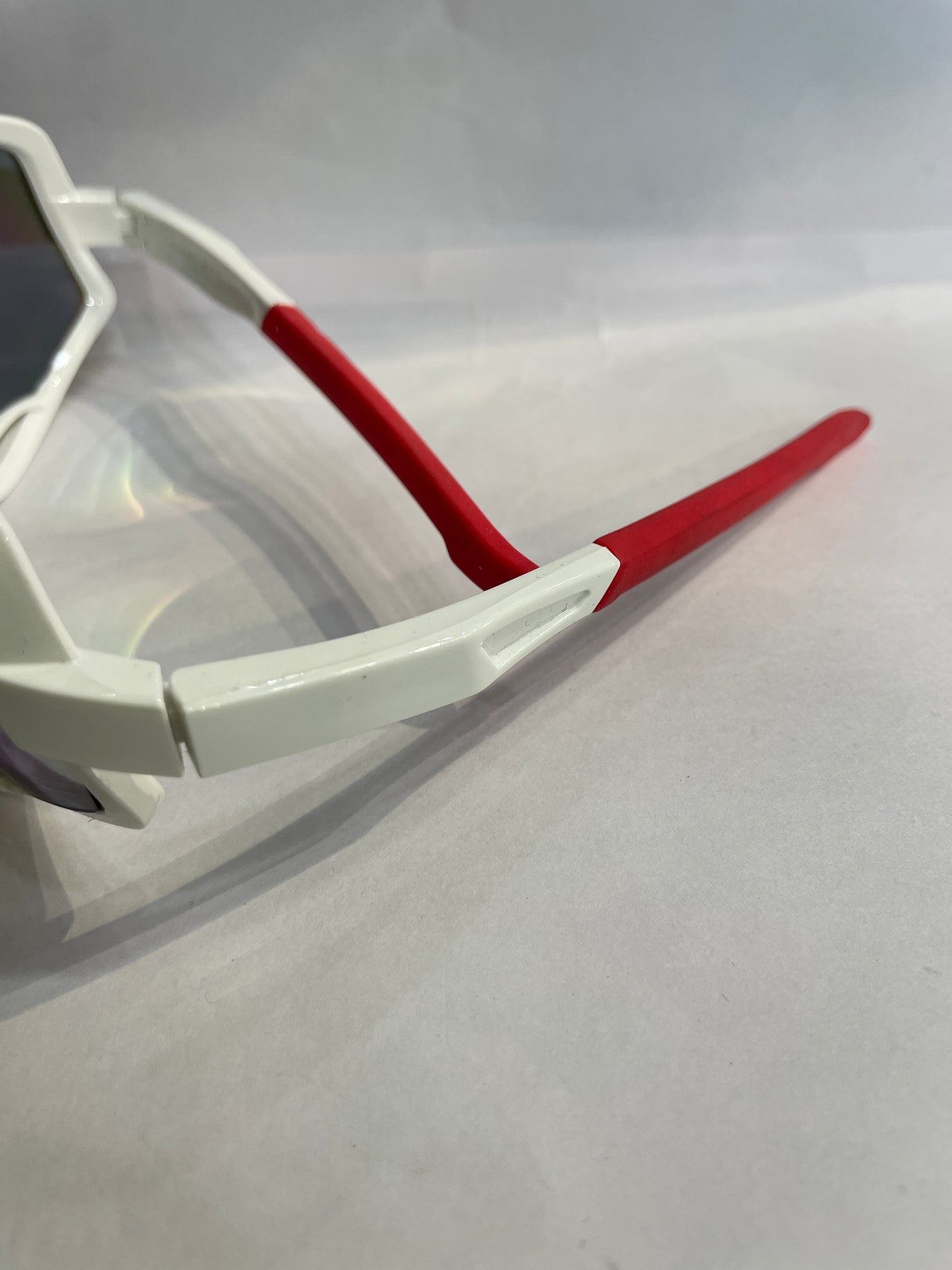 KAO OAK white Red Frame Blue mercury Shade Unisex Sunglass AL9808 75 12 140