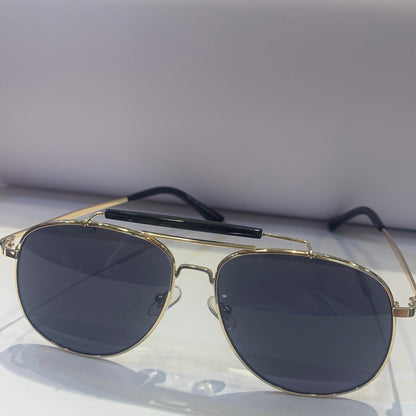 Not Gold Frame Black Shade Sunglass TF557 62 13-145