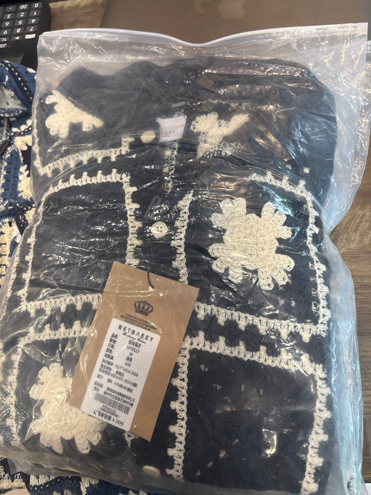 Betbaeey Crochet Shirt Black Cream Colour Box Print MY9523