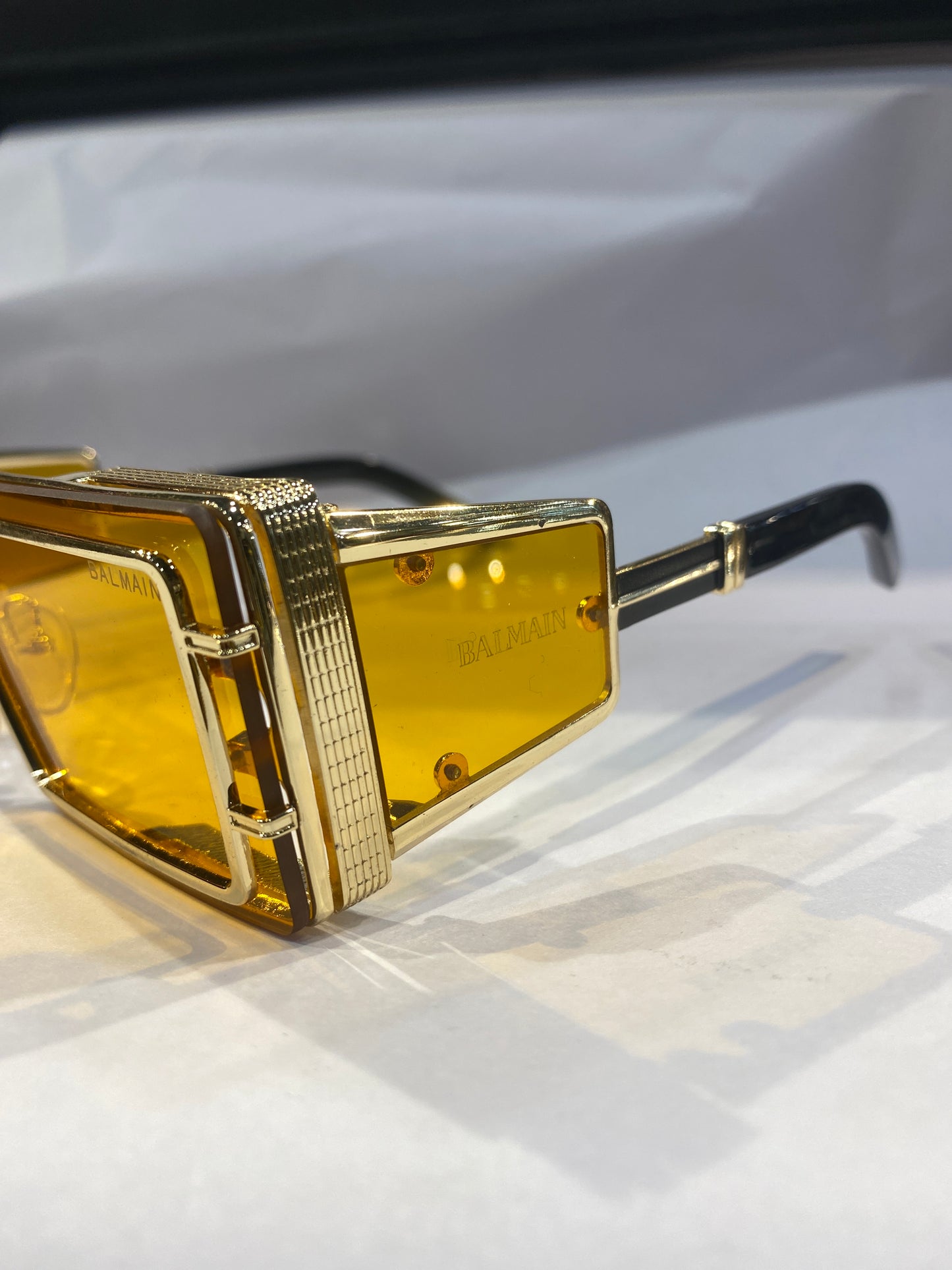 LAB Golden Frame Yellow Shade Unisex Sunglasses JY 98275 68 18 138