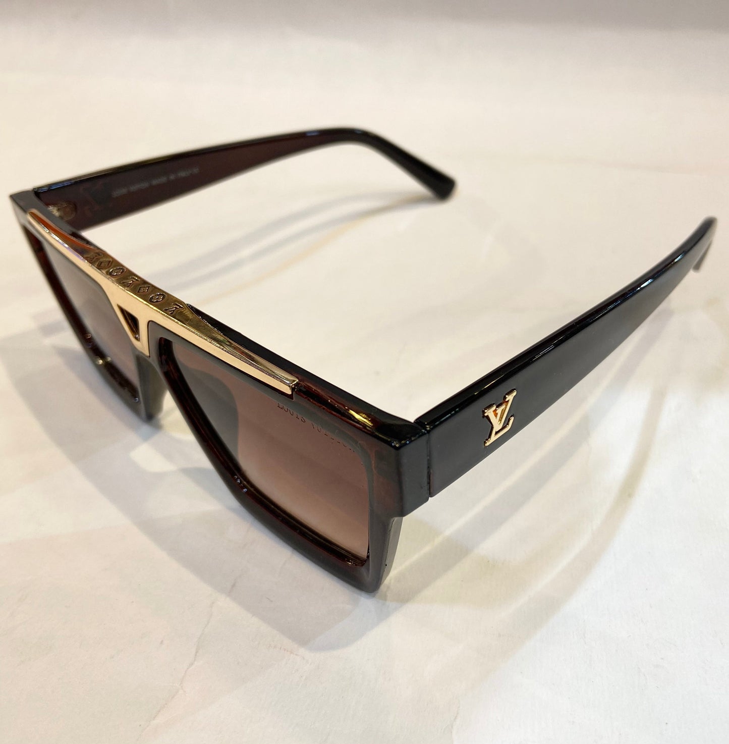 VIG Red Frame Red Shade sunglass 21027 58 17-135
