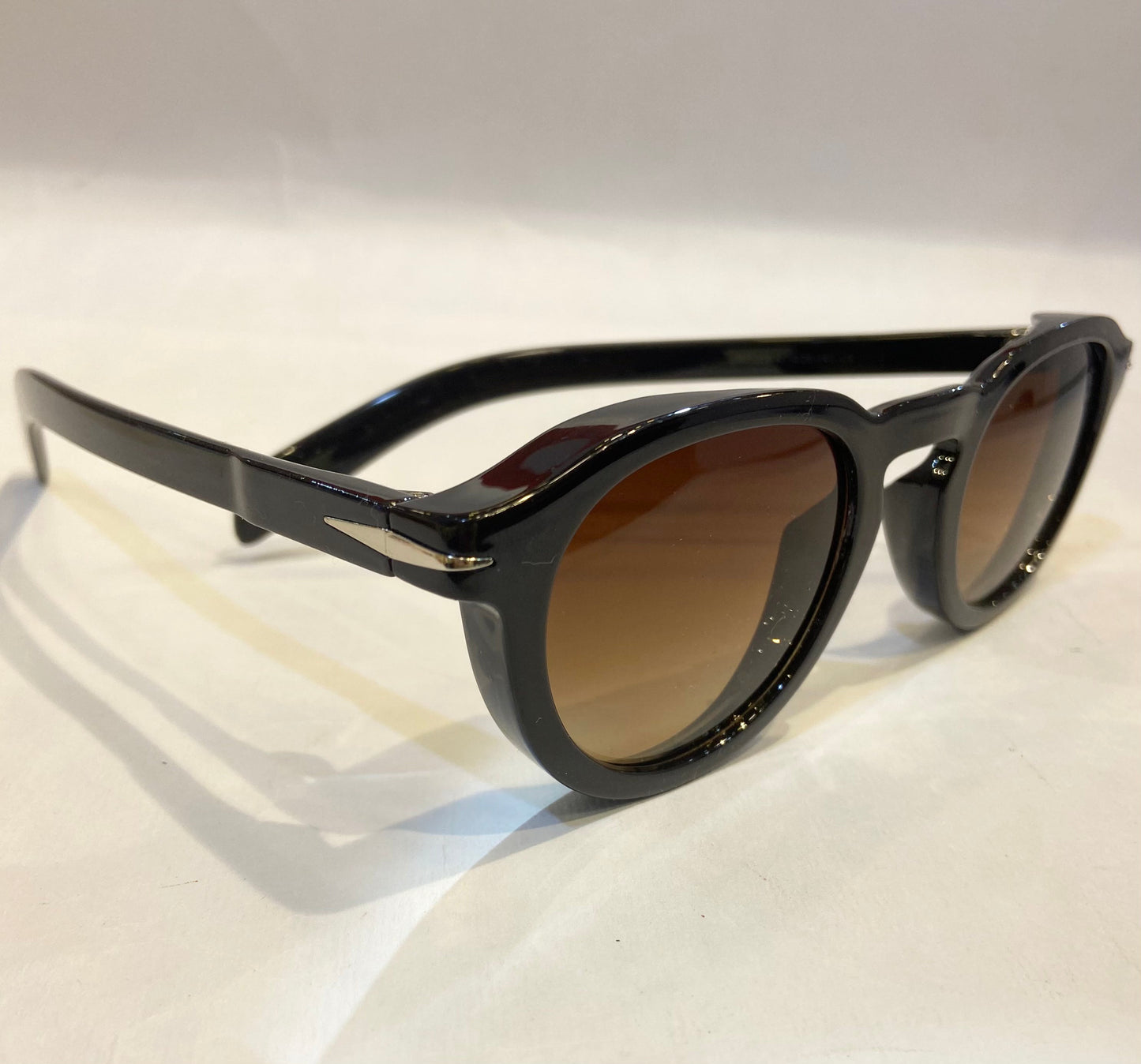 VAD Glossy Brown Frame Brown Shade Unisex Sunglasses UM5255 47 25-143 C4