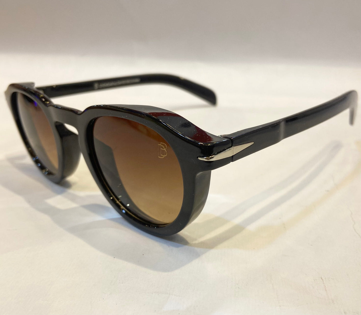 VAD Glossy Brown Frame Brown Shade Unisex Sunglasses UM5255 47 25-143 C4