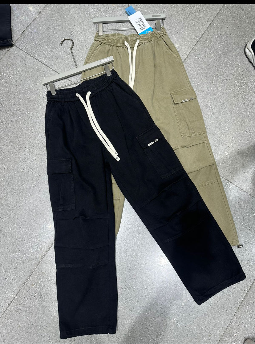 Black  Colour With 4 Pocket Cargo Pants Straight Fit 5533