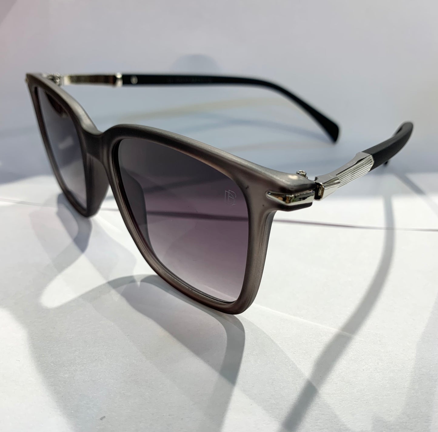 VAD Matte Grey Frame Brown Shade Premium Quality Sunglass 2409 52 20-140