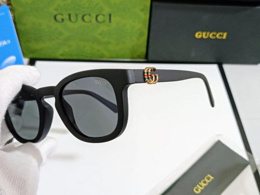 CUG Black Frame Purple Shade Premium Quality Sunglass 88083 52 16-142