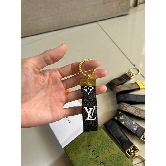 UOL LOU Black&White With printed logo Premium Quality Kay Chains 988345