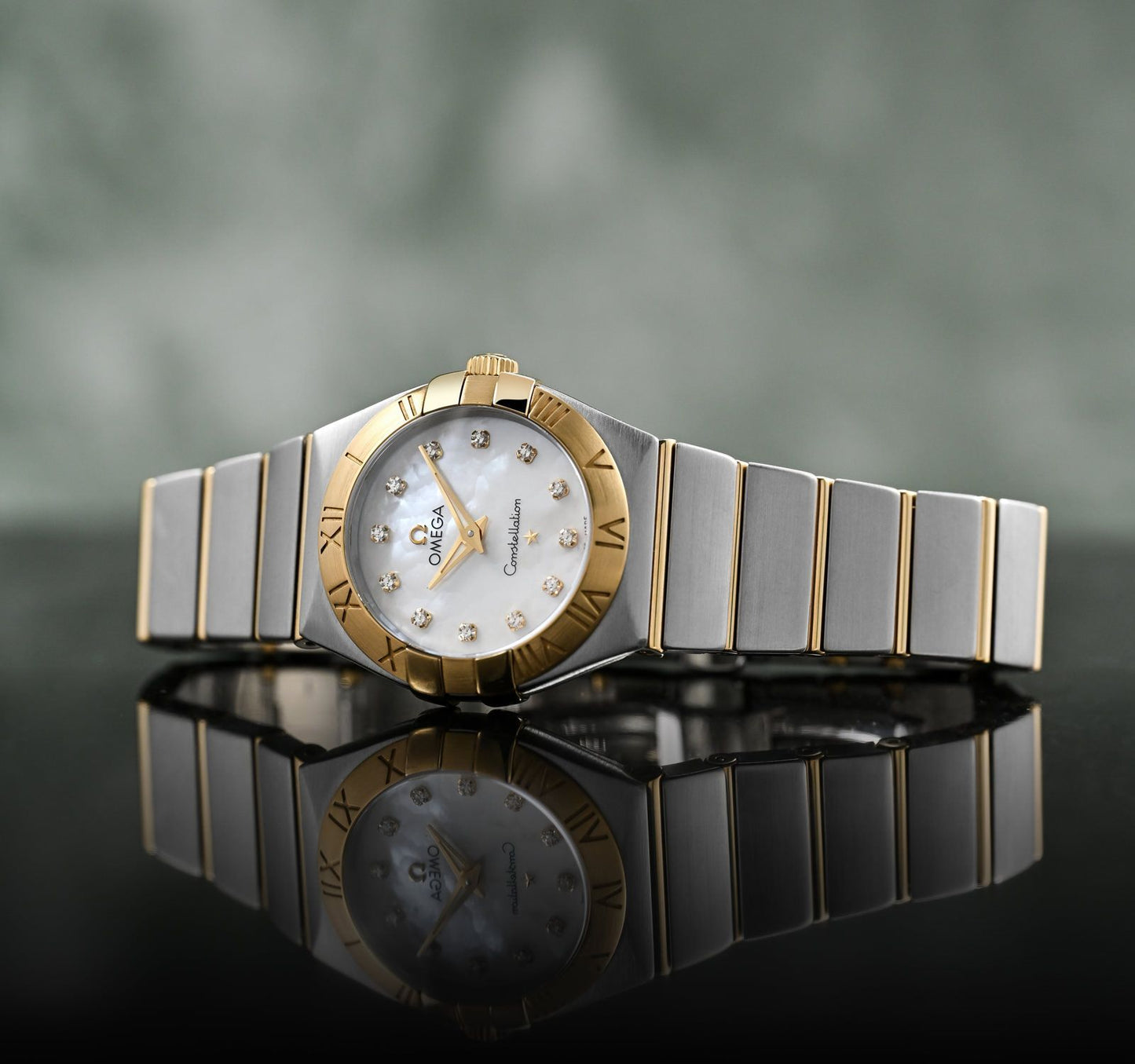 EMO Silver Gold Chain Gold Dial Premium Quality Ladies Watch 988383