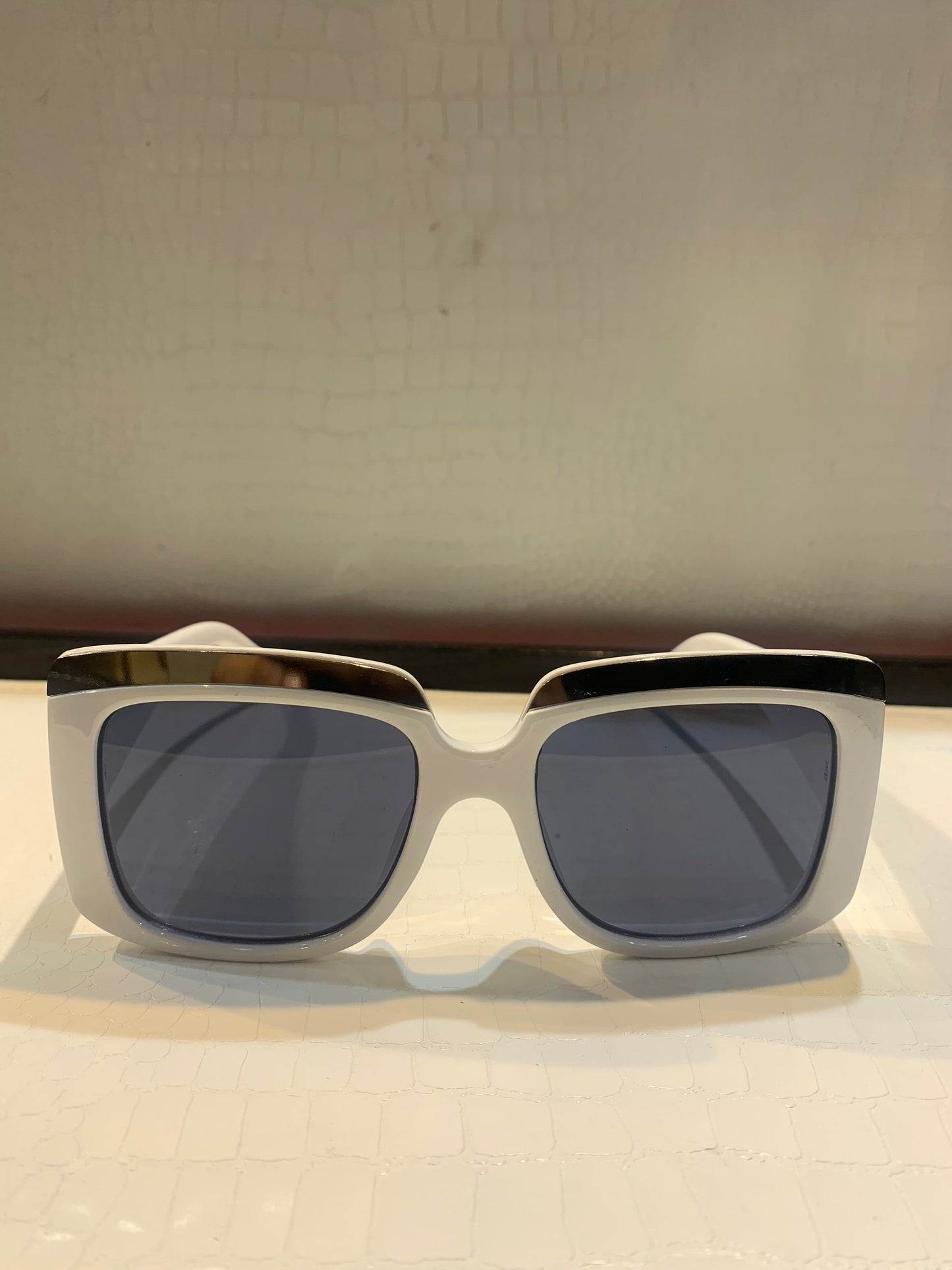 White Frame Gray Shade Unisex Sunglass 98056 58 17 144