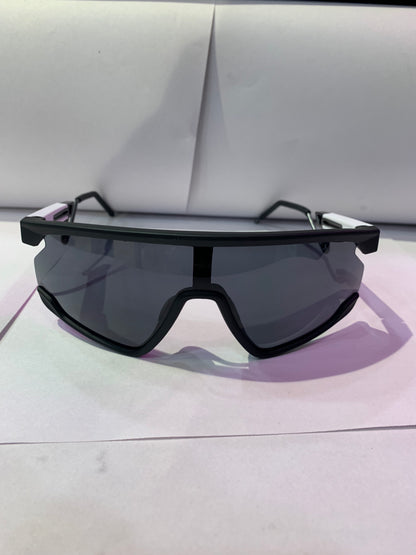 Kao Oak Black White Frame Black Shade Unisex Sunglass WT2958 54 17 140