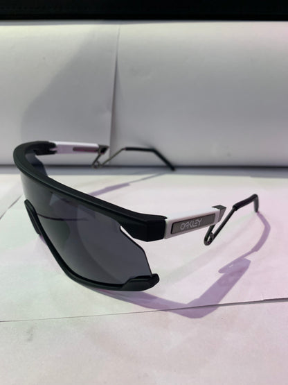 Kao Oak Black White Frame Black Shade Unisex Sunglass WT2958 54 17 140