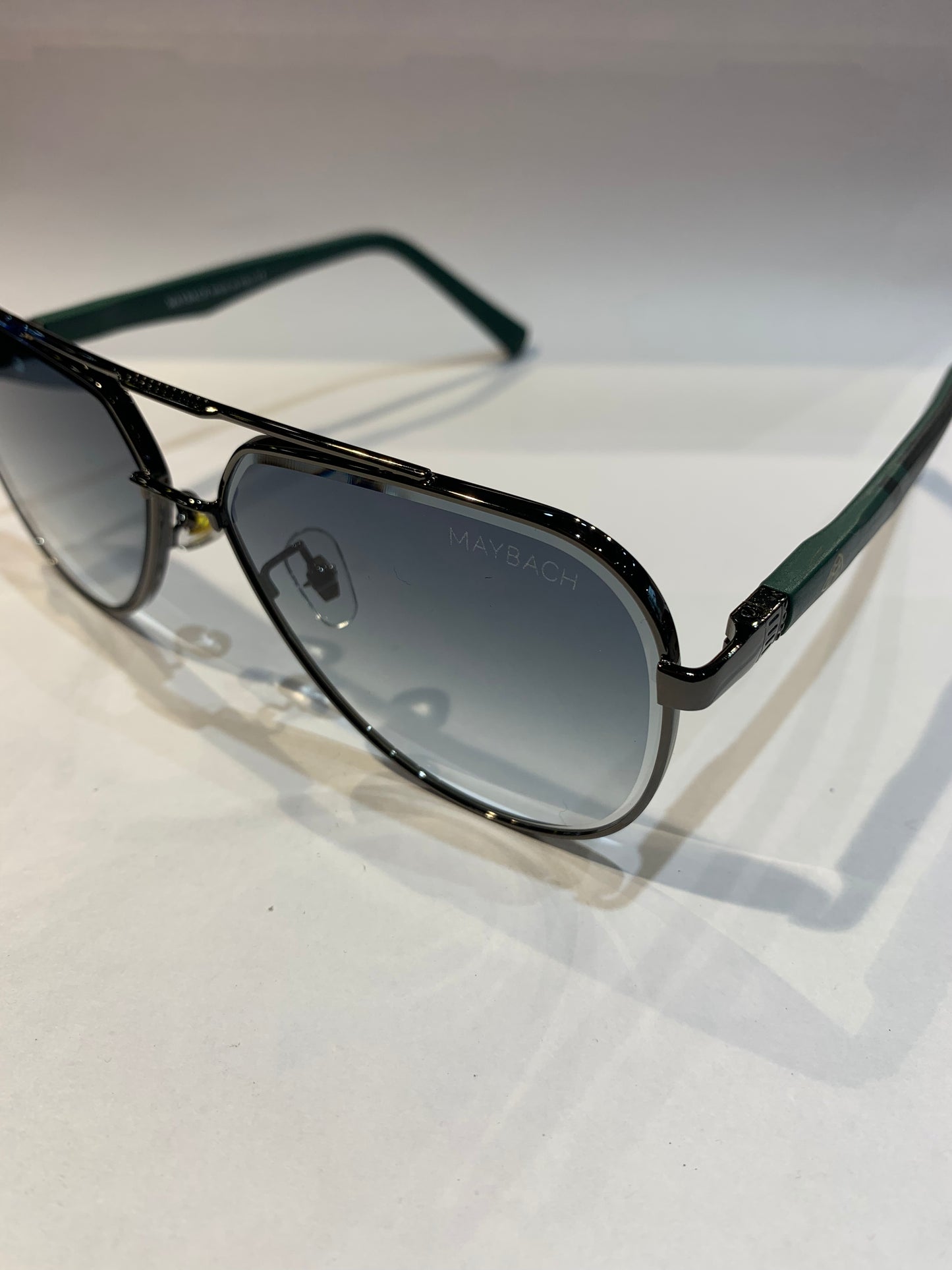 YAM MAY Black Green Farme Trancy Green Shade Unisex Sunglass 23269 60 13 142