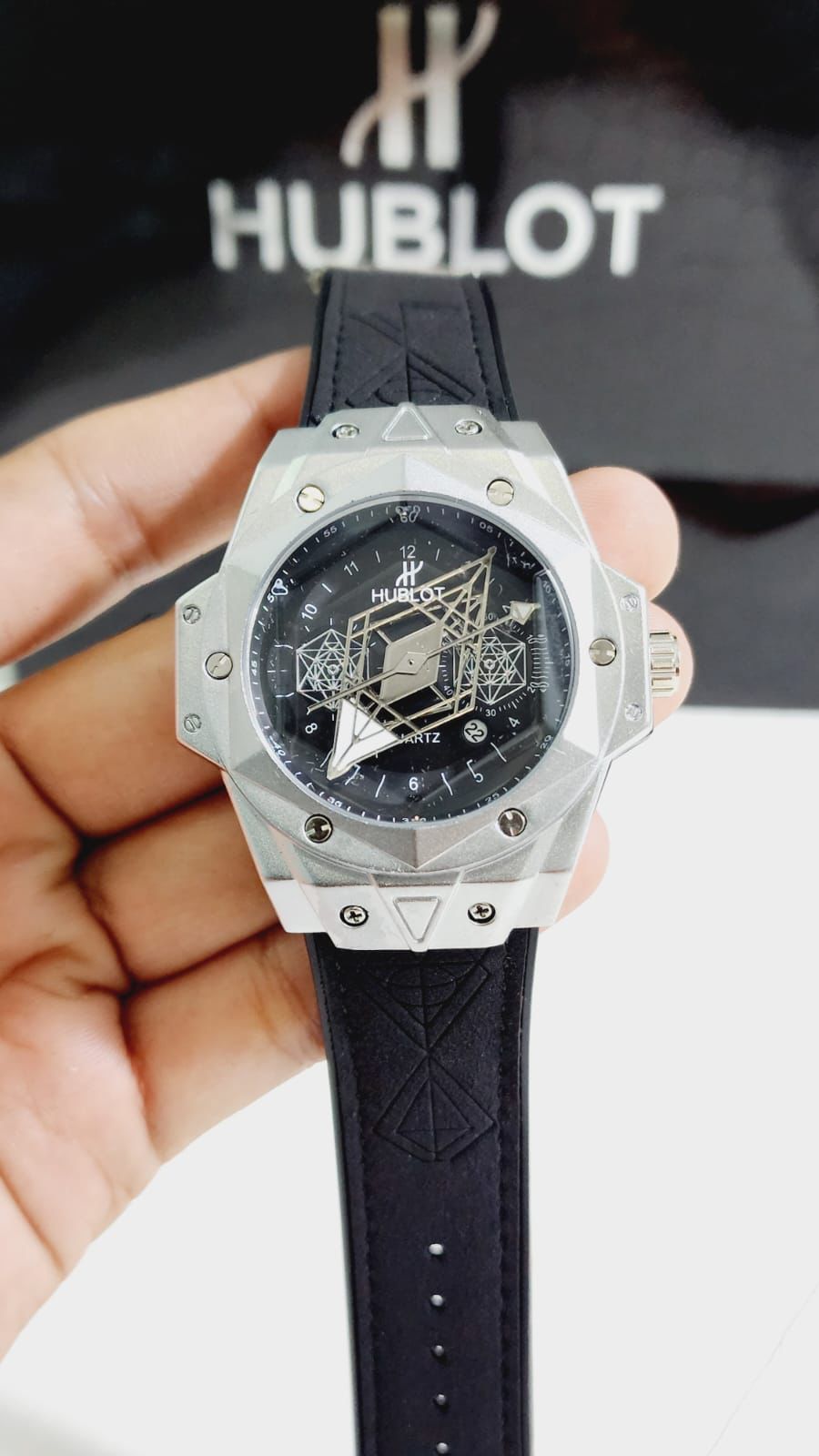 Buh Black Silicon Strap Silver Ring Diamond Dial