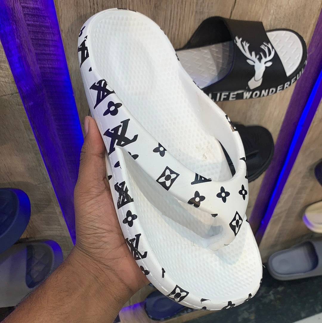 White Black Printed Thumb Slipper
