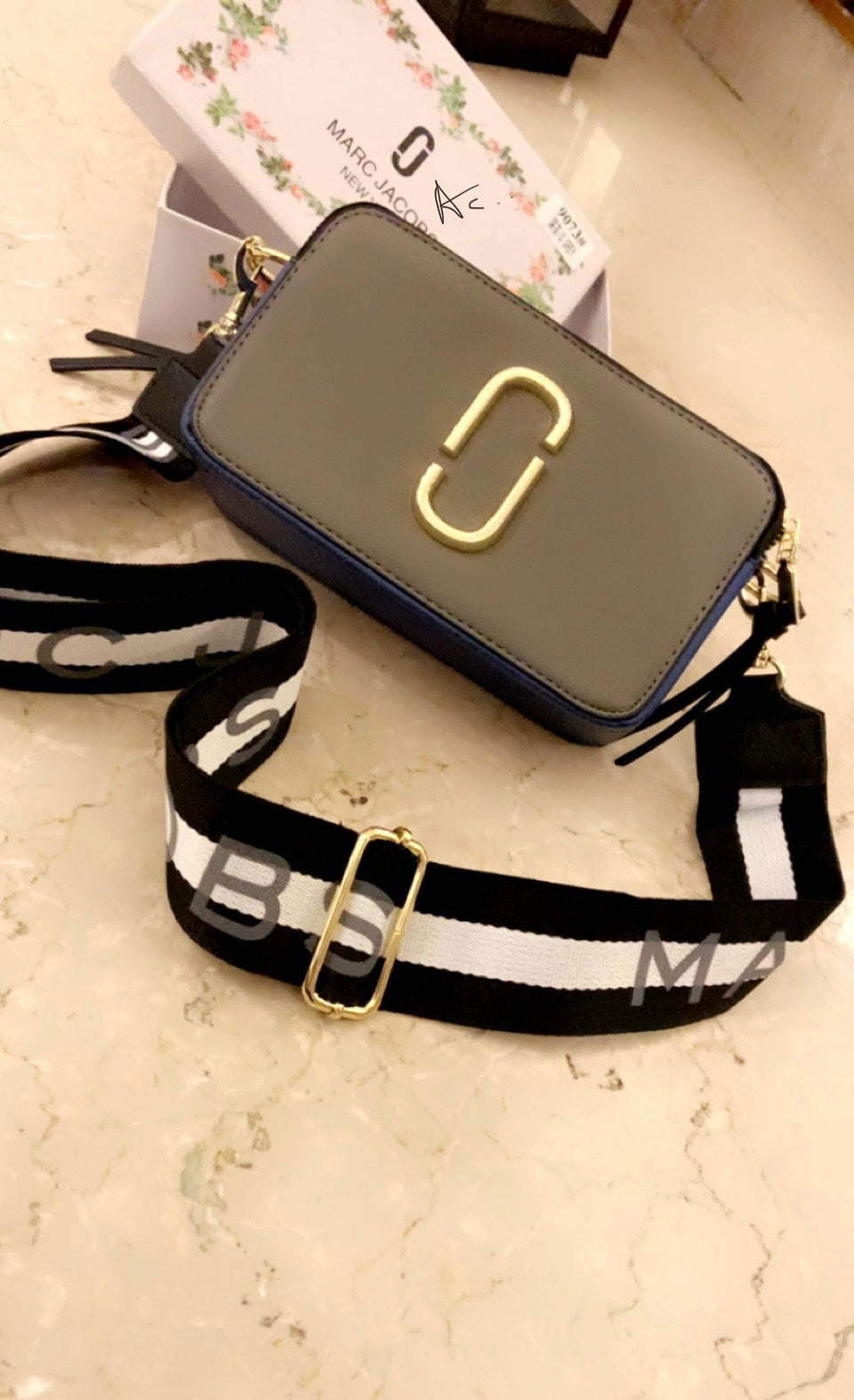 MJ RAM MAR Multiple Colour With Gold Metal Logo The Snapshot Camera Bag Women Side Sling Ladies Bag 99601