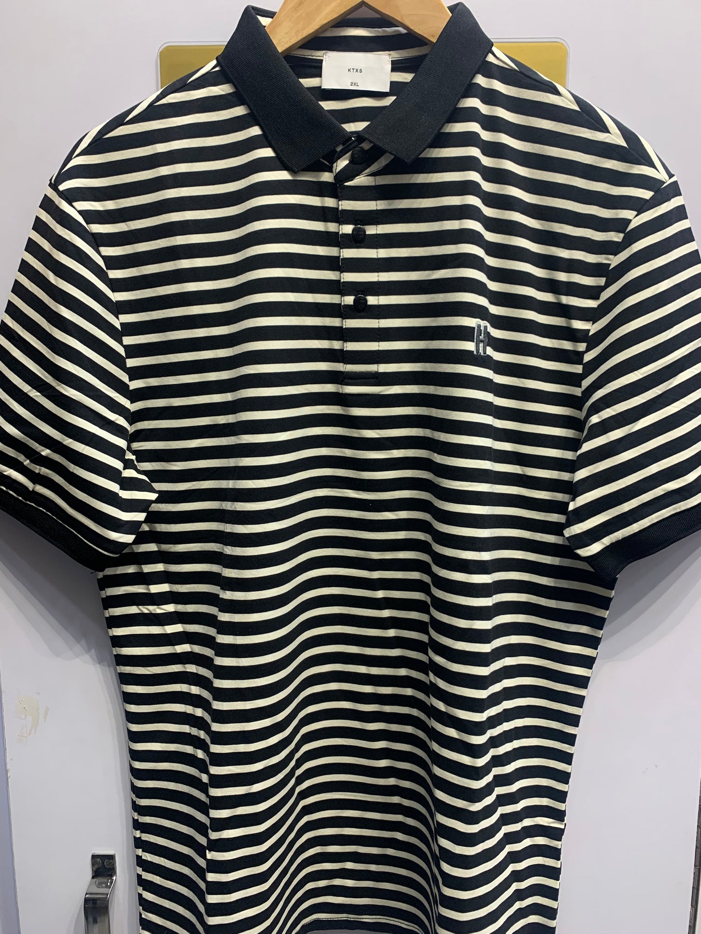 KTXS Black White Colour H Front Print Collar Neck Tshirt 1105054