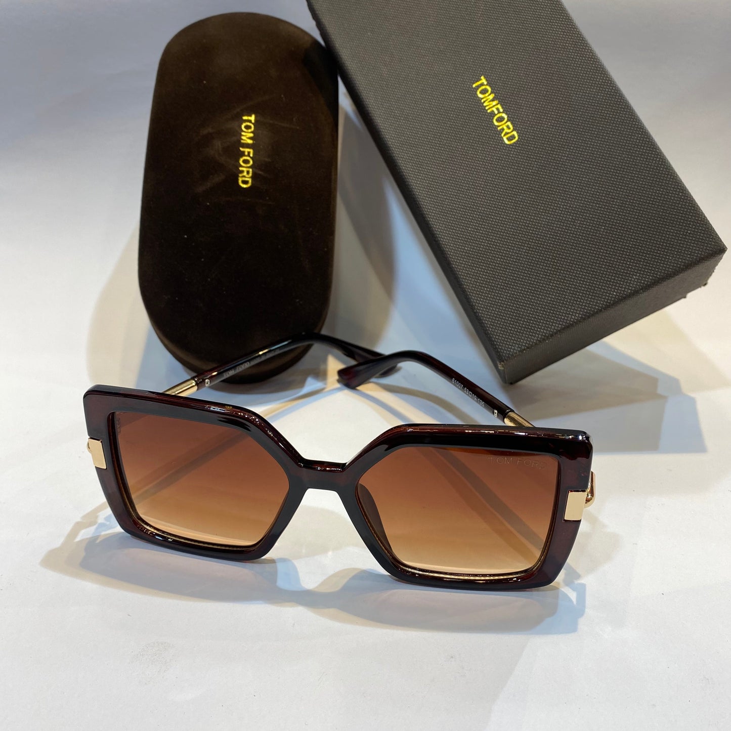 Mot Glossy Brown Frame Brown Shade Unisex Branded Sunglasses 61007 53 19-135