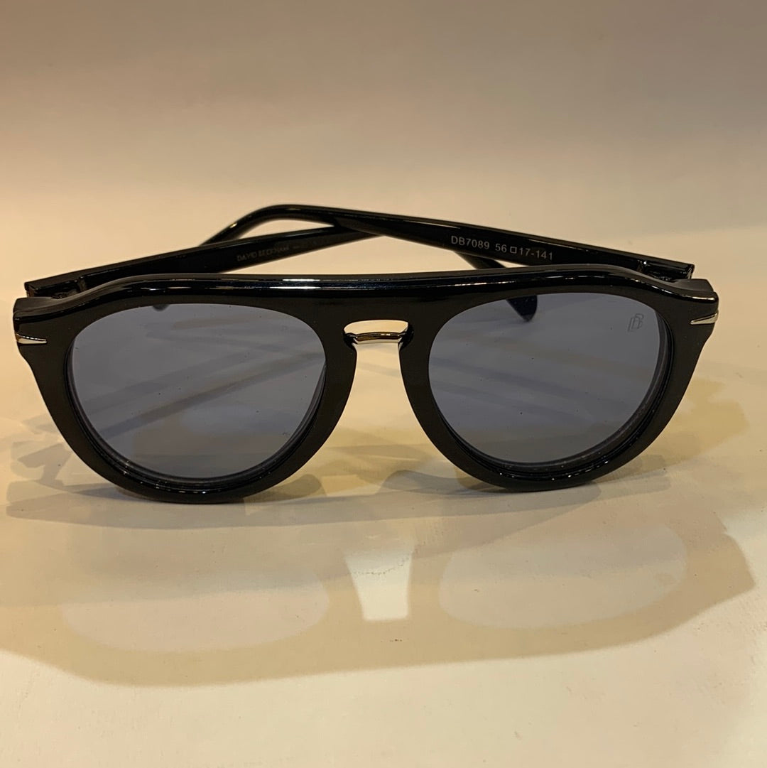VAD Glossy Black Magnetic Frame with Transi Shade Sunglass DB7089 56 17-141