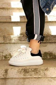 Queen White Black Fat Sneaker with High Sole Sneaker Shoes 1686818