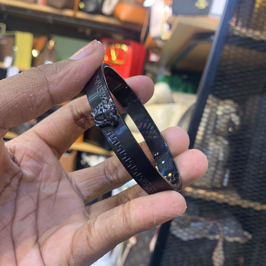 VER  Black Chain With Face Logo Bracelet Men 502348