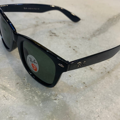 YAR RB Glossy Black Frame Green Shade Sunglasses RB2140 901 50 22 3N
