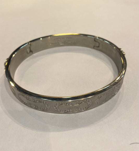 Sliver Colour Far Sliver Logo Design Heavy Quality Bracelet 199921