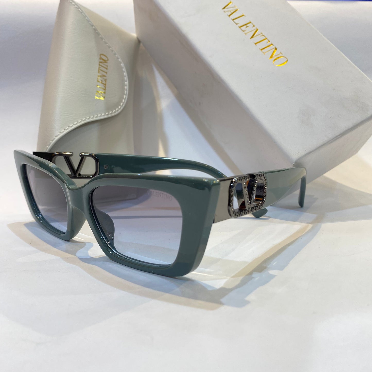 LAV Glossy Green Frame Blue Transi Shade Unisex Branded Sunglasses 21110 55 20-140