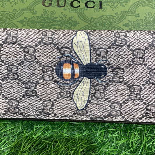 CUG Brown Colour Branded Luxury Italian Leather Long Wallet Model Silk Screen Apricot Bee 62665022