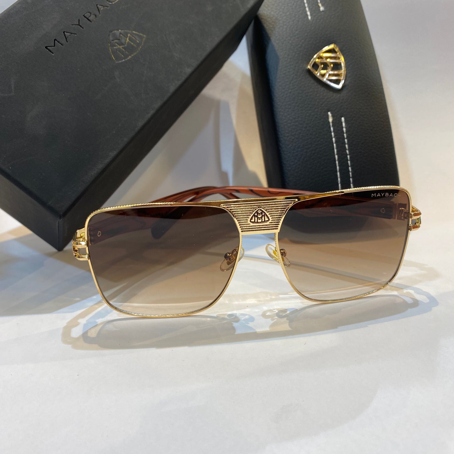 Gold Frame Brown Woody Stick Brown Shade Unisex Branded Sunglasses Z2220 53 18-140