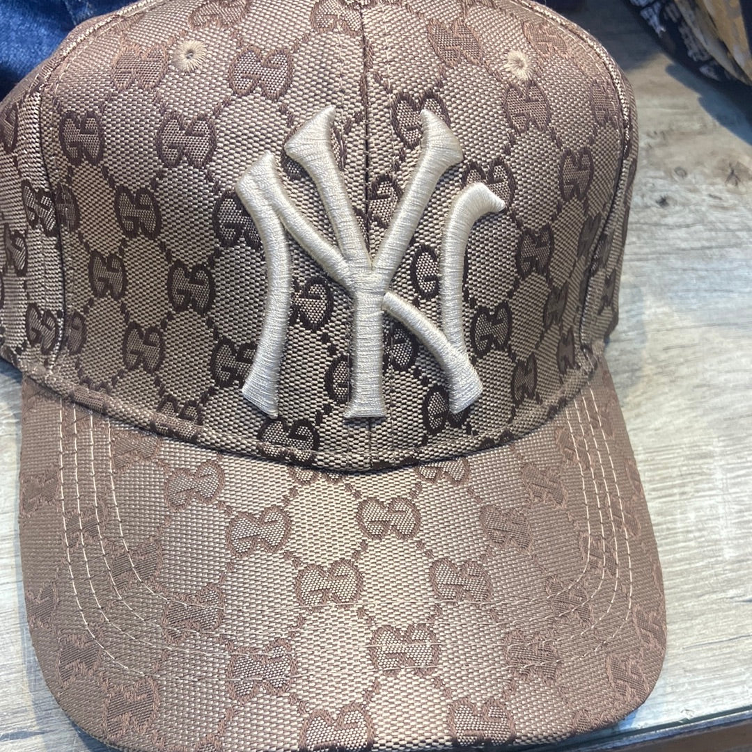 YN Brown Cap Gg White Embroidery 300172