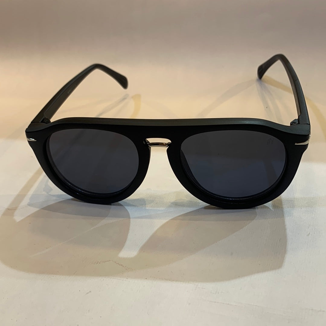 VAD Matte Black Magnetic Frame with Transi Shade Sunglass DB7089 56 17-141