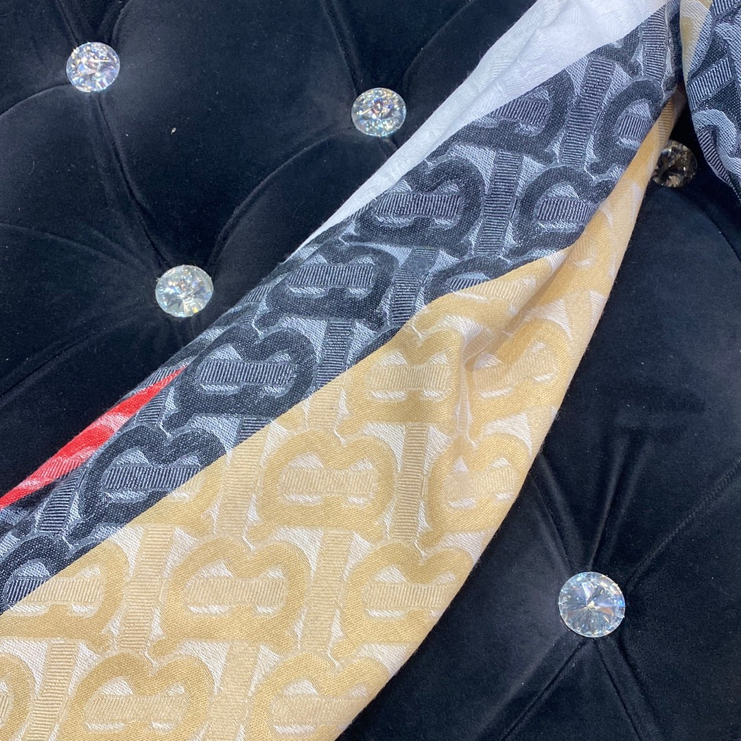 RUB BUR Cream White Black Colour RUB Print Heavy Quality Muffler  9362