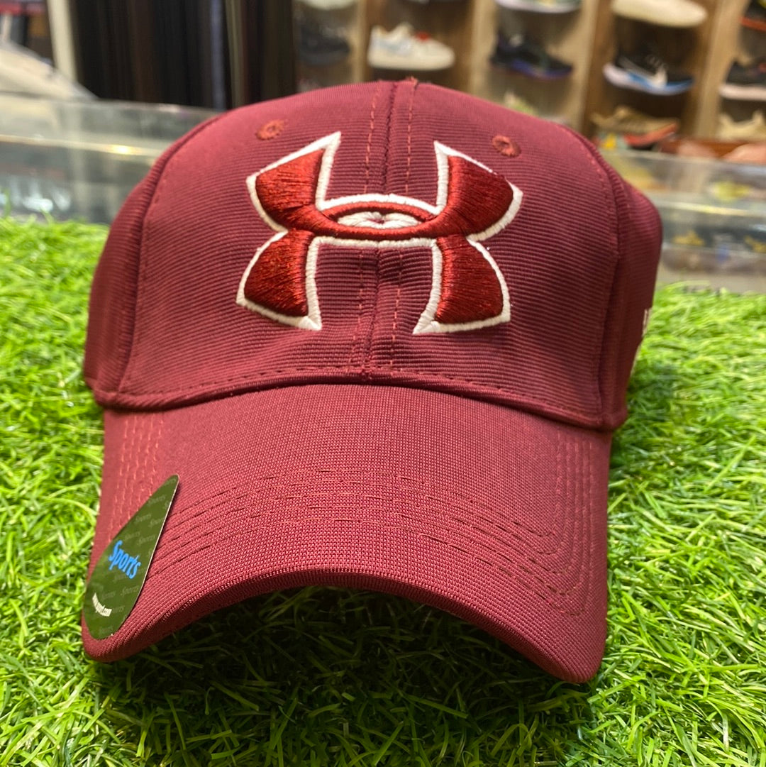 Maroon Und Cap 700558