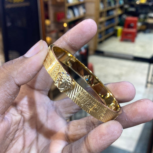 Ver Black Gold Color Premium Quality Kada Bracelet 502427