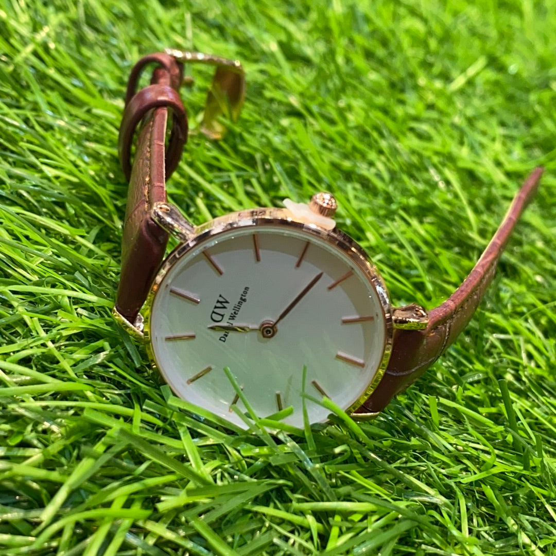 Brown Strap White Dial Female Watch 400543