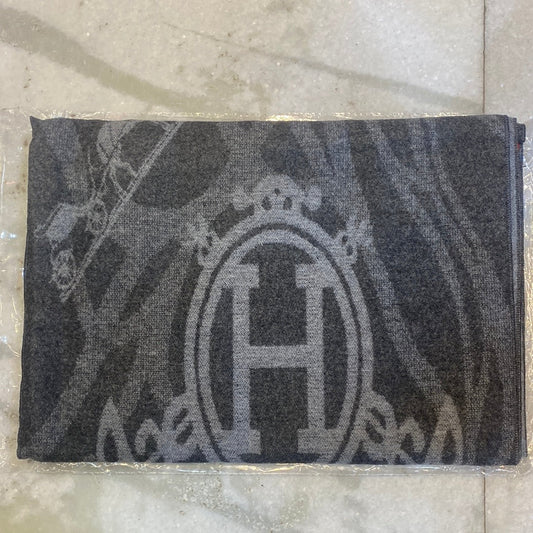 Her Reh Grey Colour With Grey Reh Logo Imported Muffler 49042