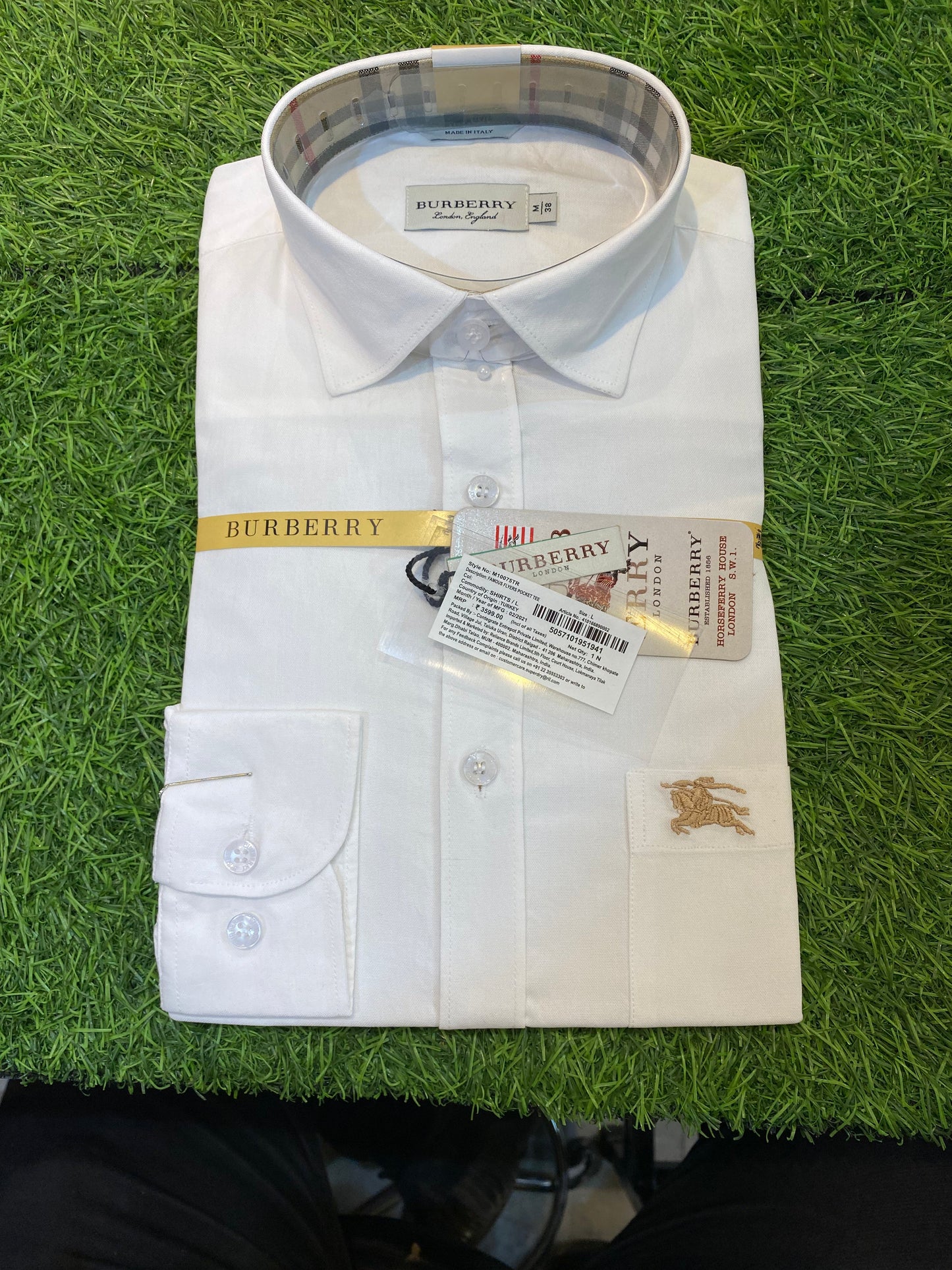 White Rub Print Lycra Cotton Men’s Wear Shirt.   5057101951941