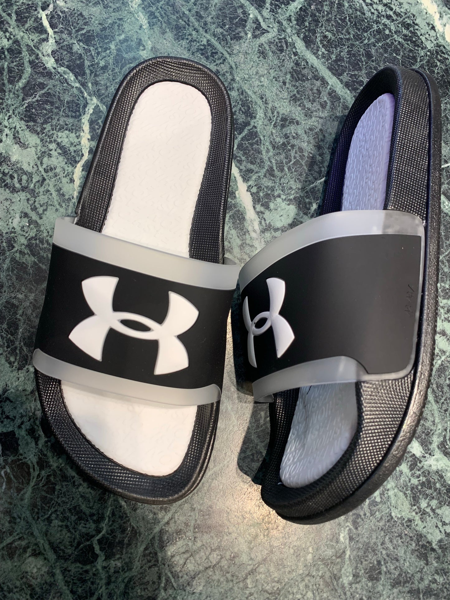 Black white Slipper